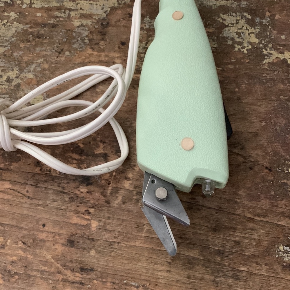 Electric scissors - Picture 2 of 3